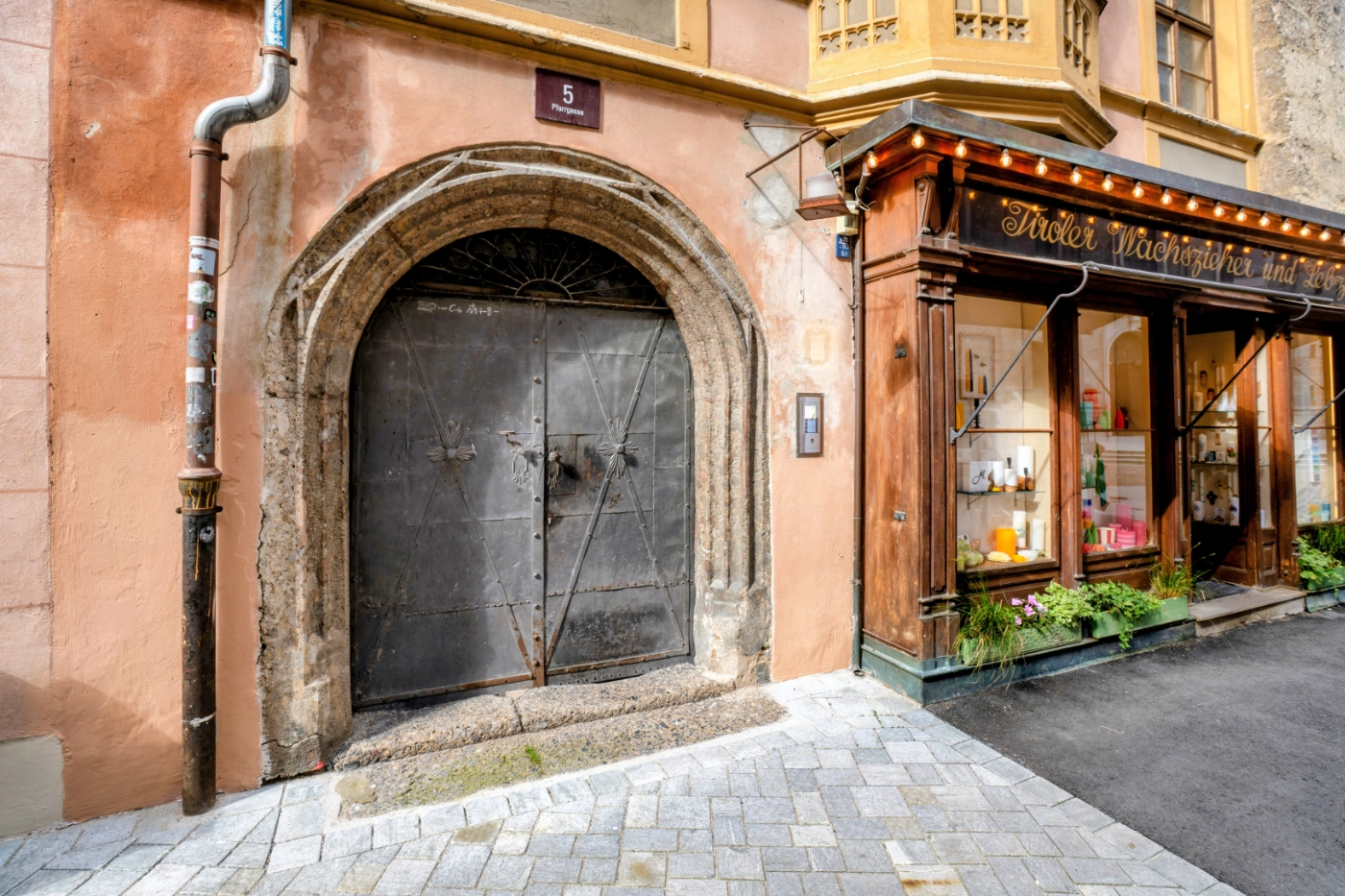 Außenansicht der Praxis von Melissa Spiegl-Guerrero in der Innsbrucker Altstadt